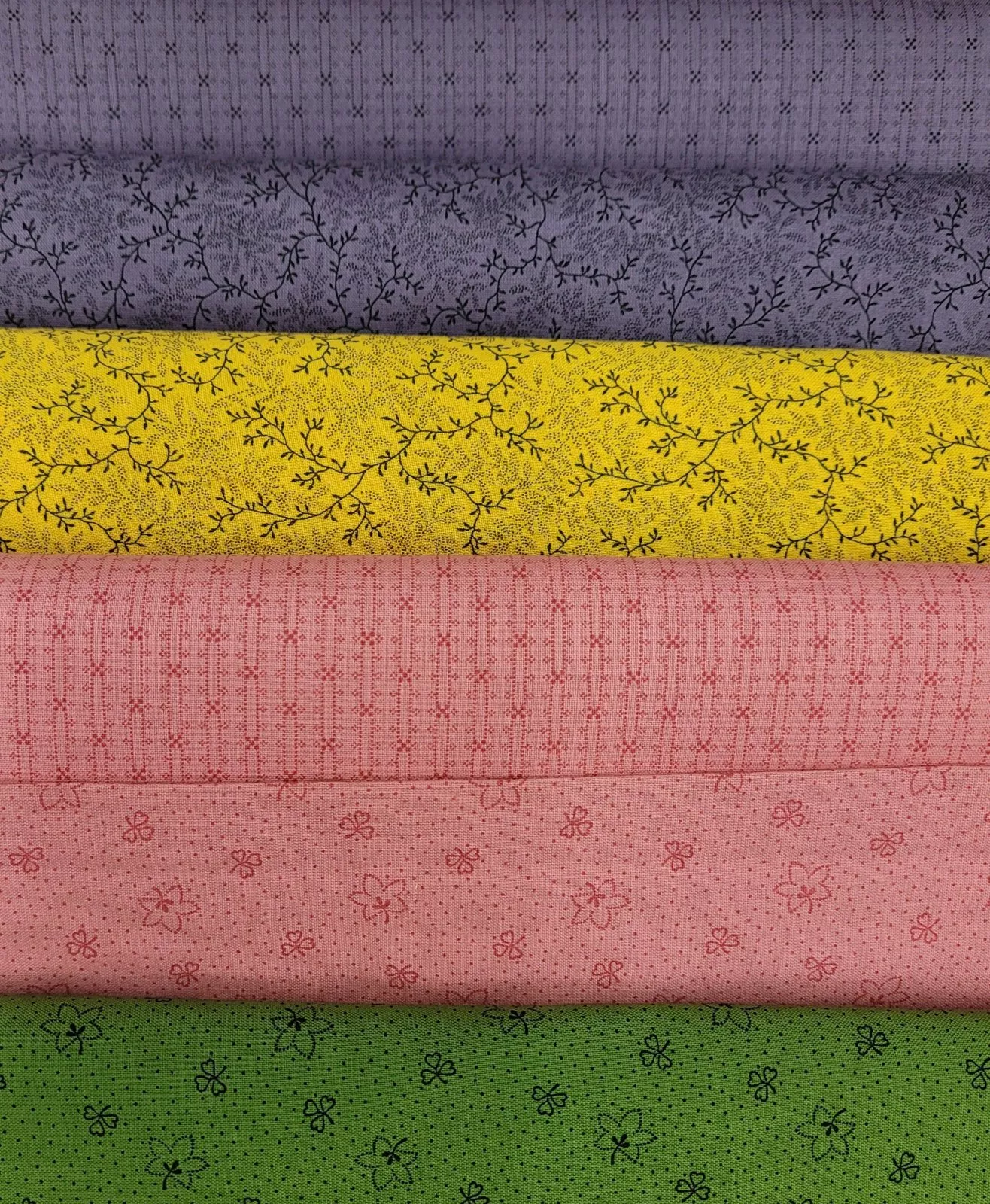 357 Benartex Documentaires Vintage Colors Scrap Bag 3Lbs
