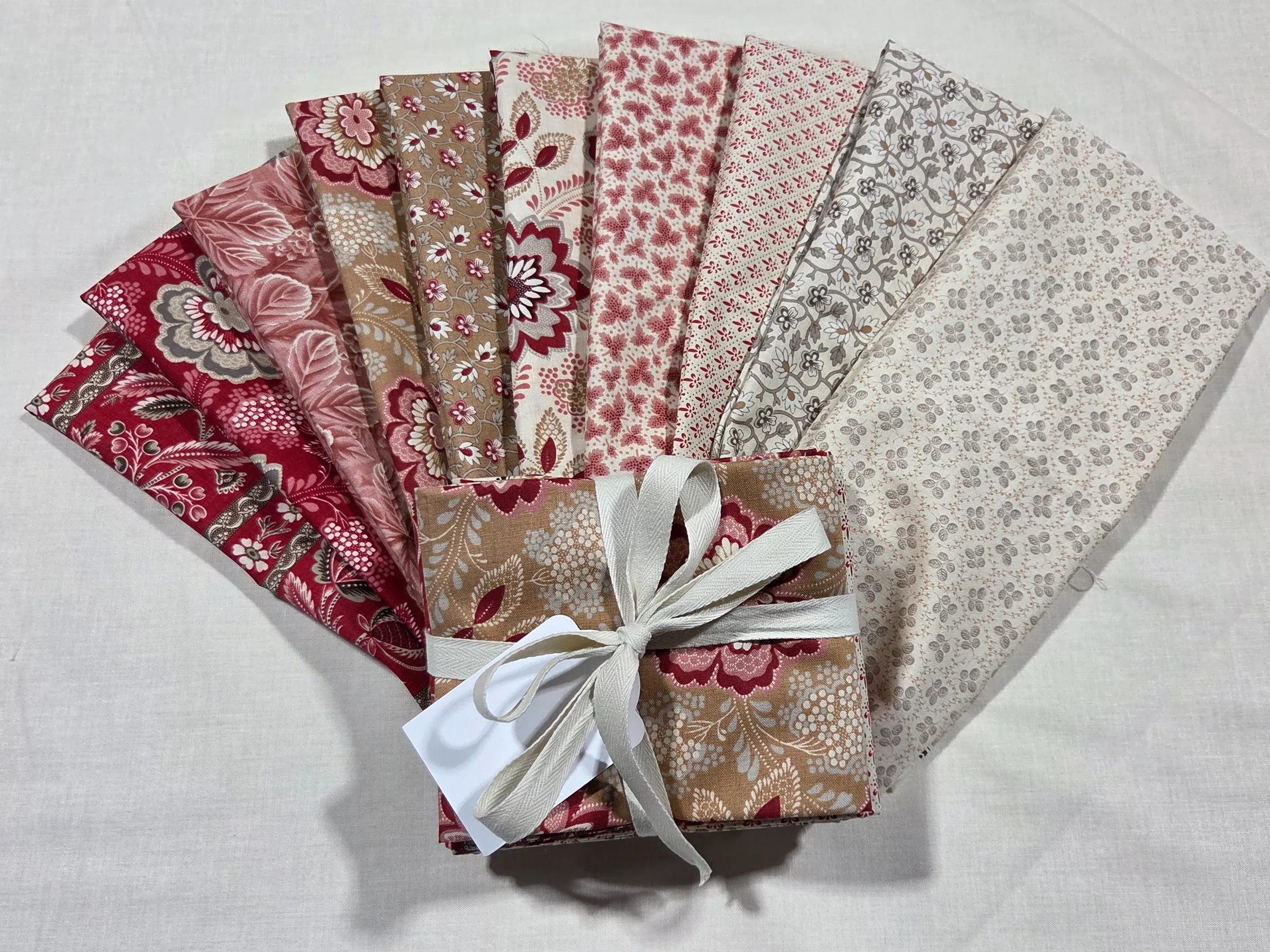 Chateau de Chantilly : (10) Fat Quarter Bundle - French General