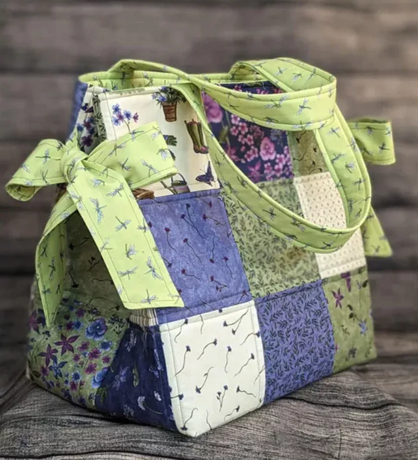 Cut Loose Press - Box Bottom and Bows Tote Pattern