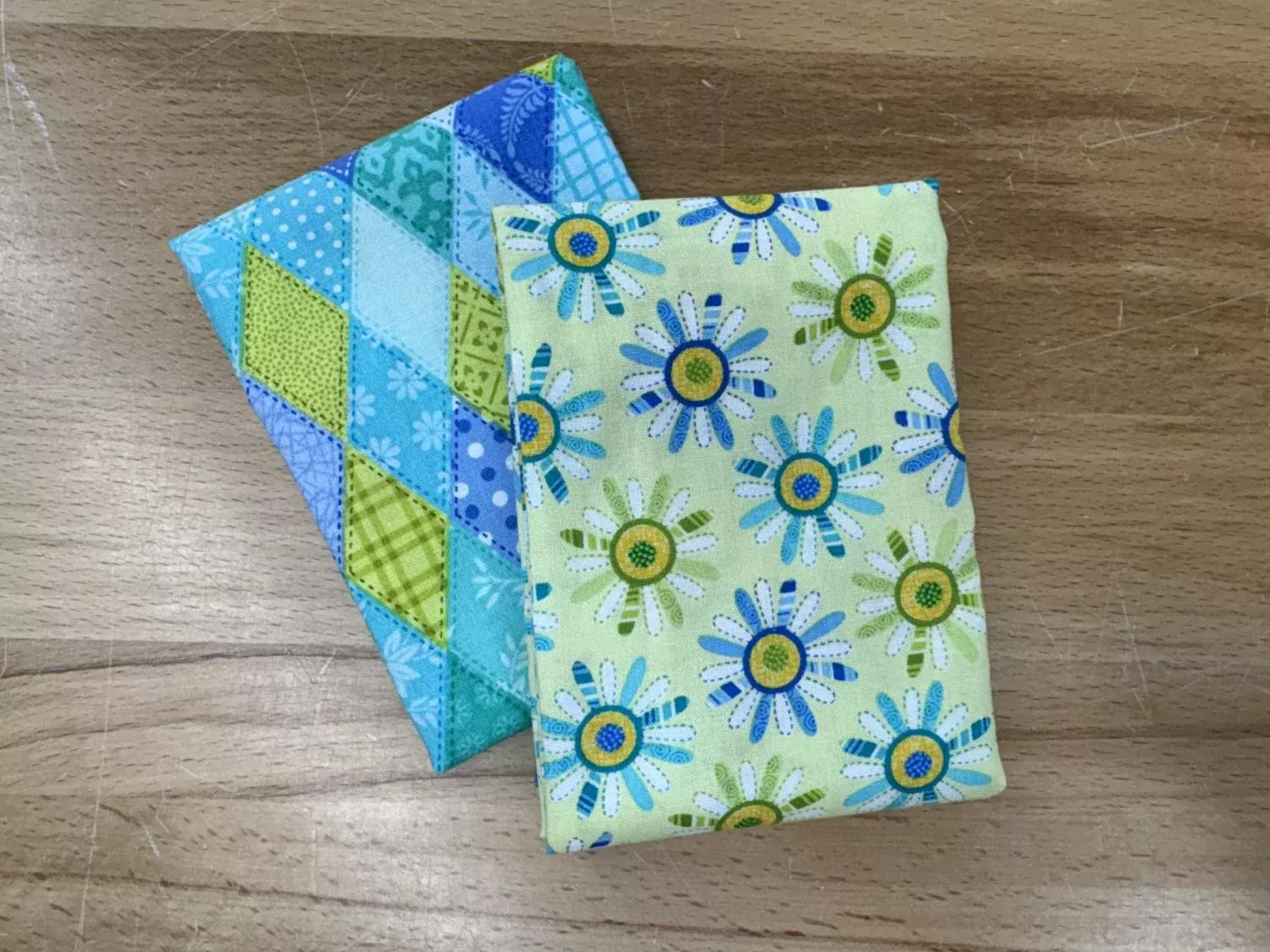 Daisy Days Placemat KIT - Makes 1 Placemat - 12" x 16"