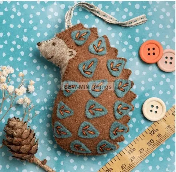 FOLK HEDGEHOG BY CORINNE LAPIERRE