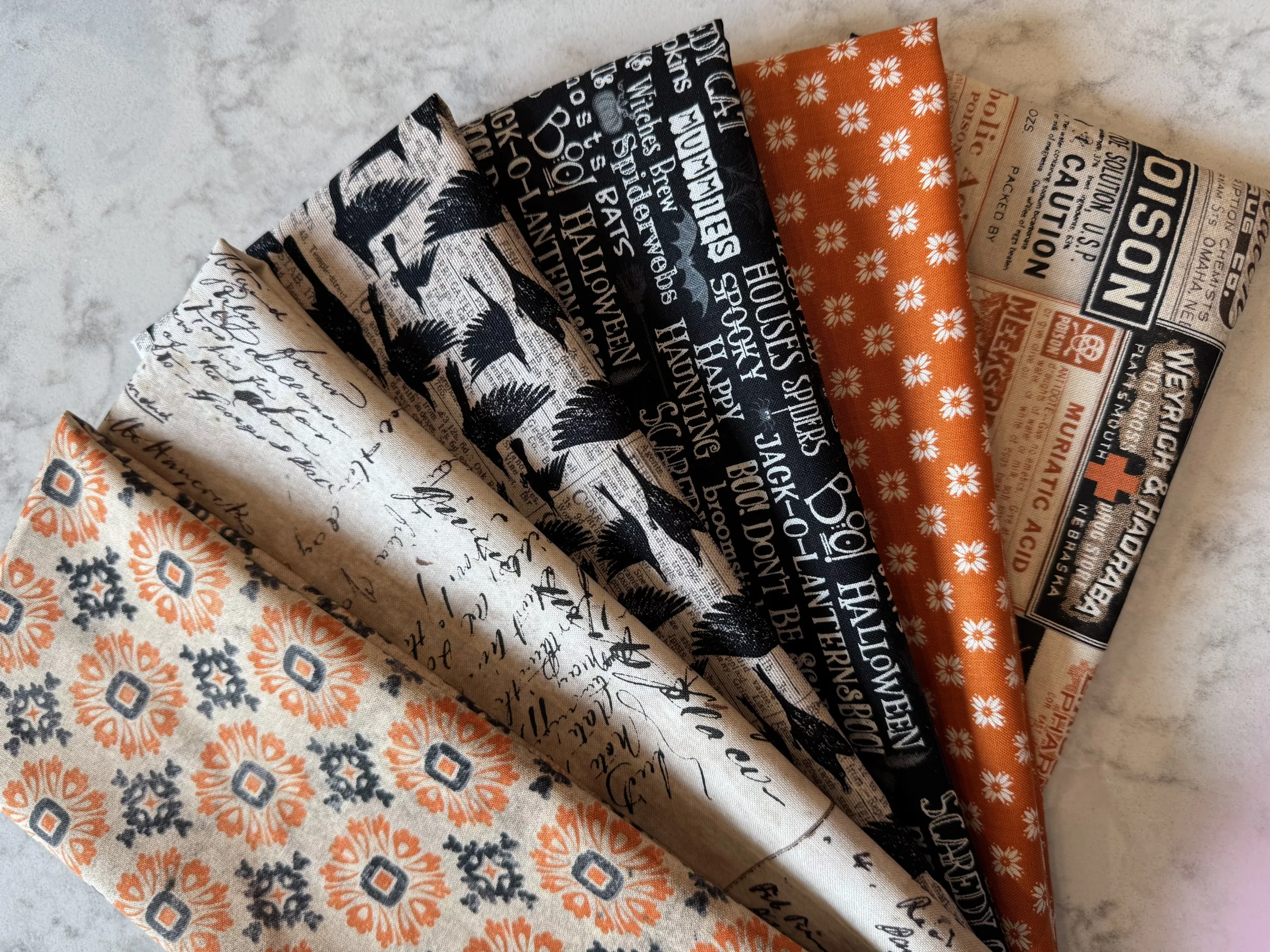Frightful Bundle : (6) Fat Quarter Bundle - #897737