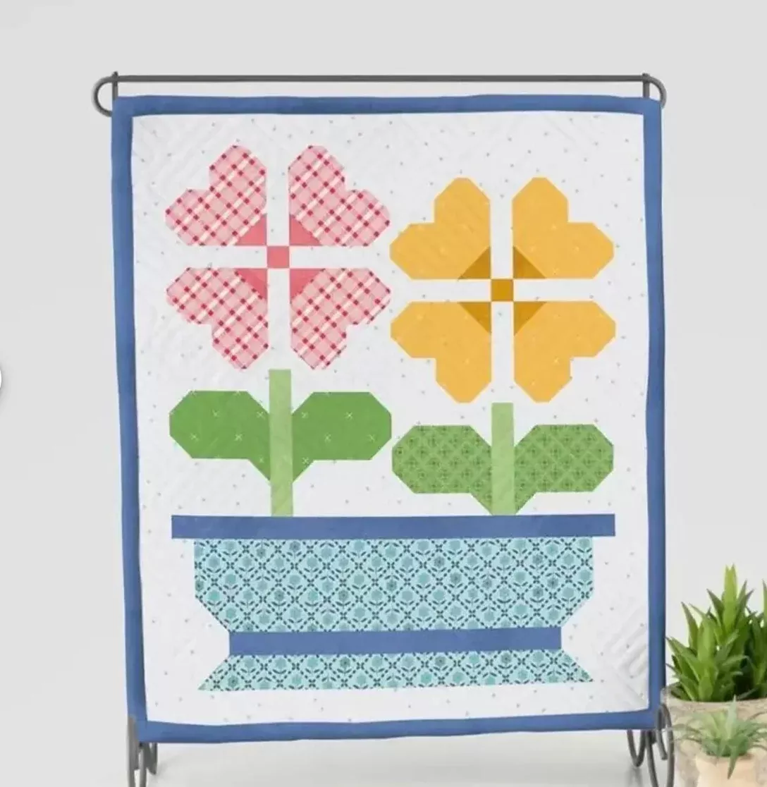 Garden Charm Tabletop Banner Pattern, Banner top, back sleeve and binding
