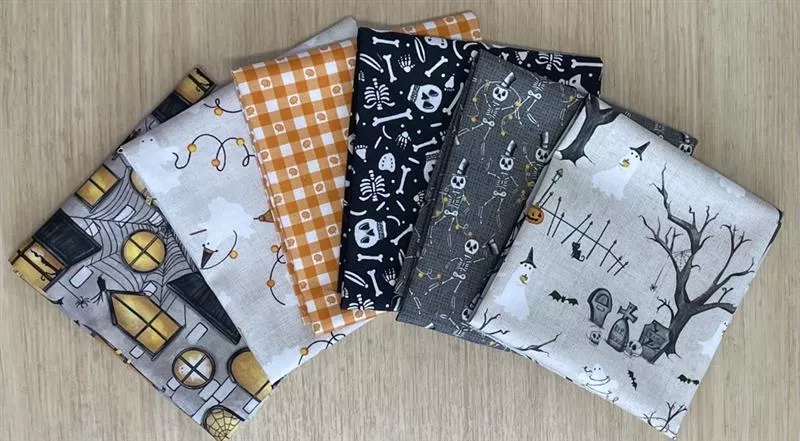 Ghouls and Gingham Fat Quarter Fabric Bundle (6)