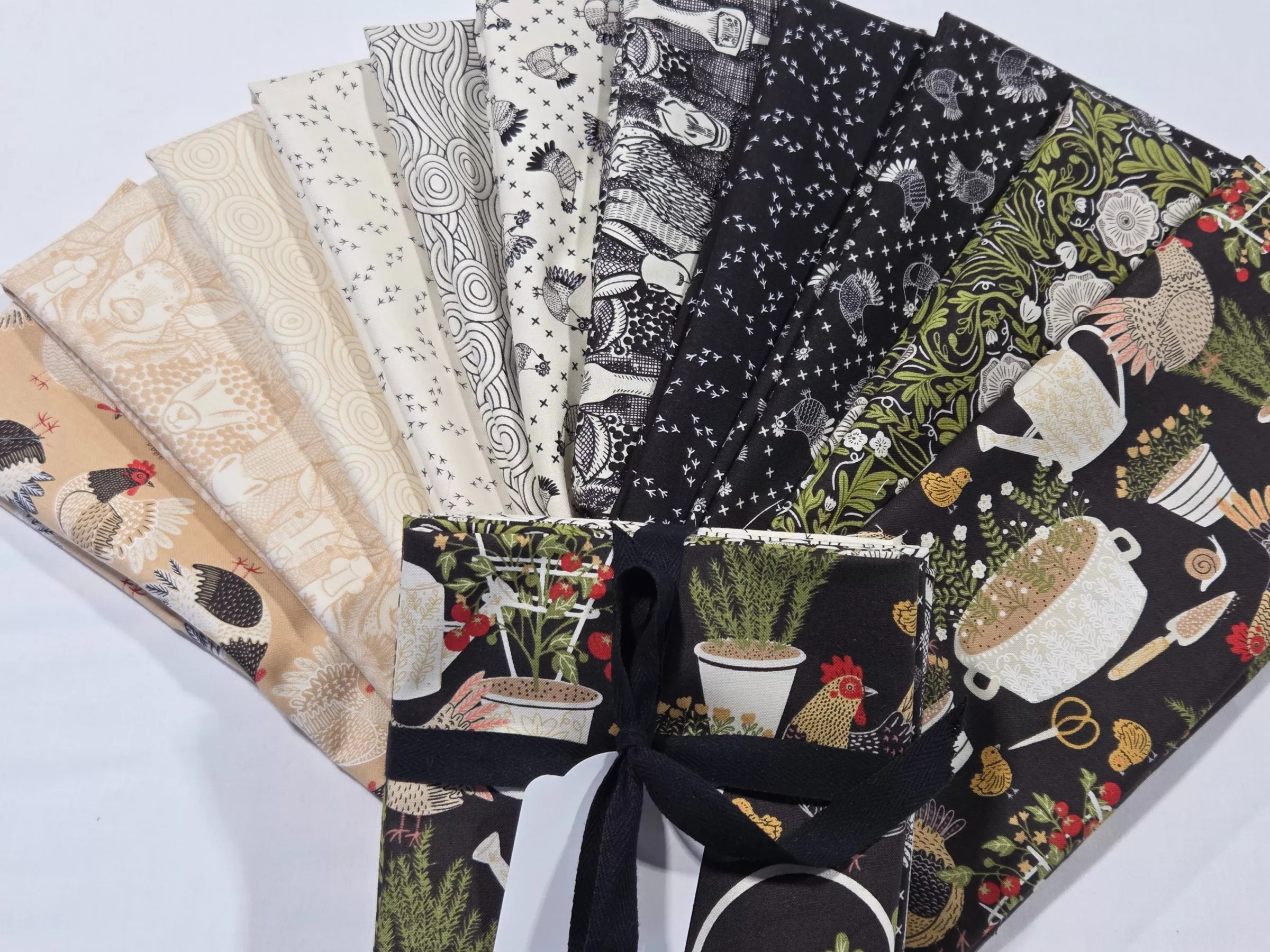 The Henhouse : (11) Fat Quarter Bundle Neutrals - Gingiber