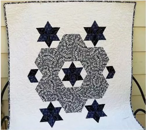 Hexagon Wreath & Stars by Debby Kratovil for Cut Loose Press - CLPDKR009