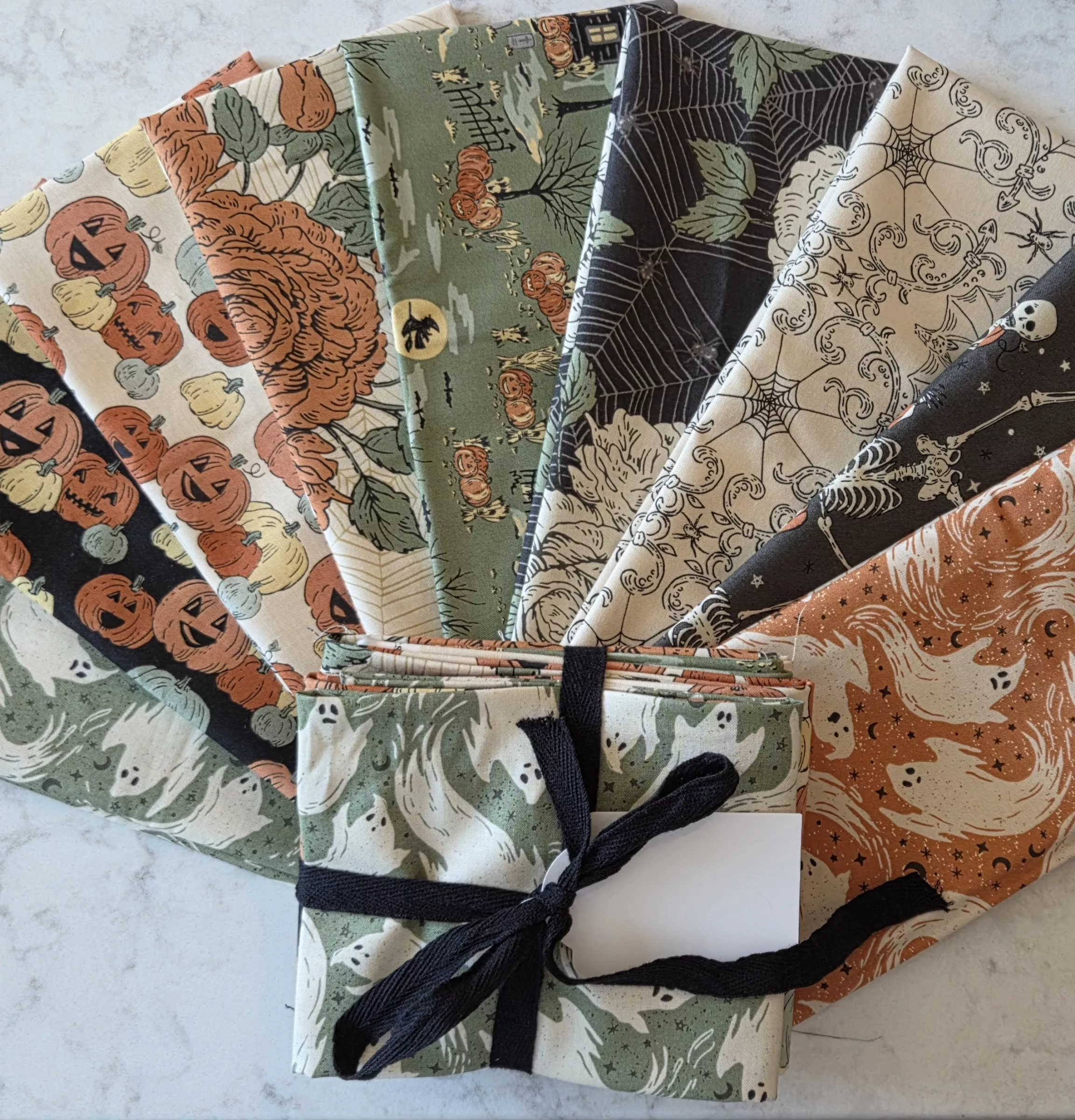 Home Sweet Haunt : (9) Fat Quarter Bundle - Stacy Iest Hsu