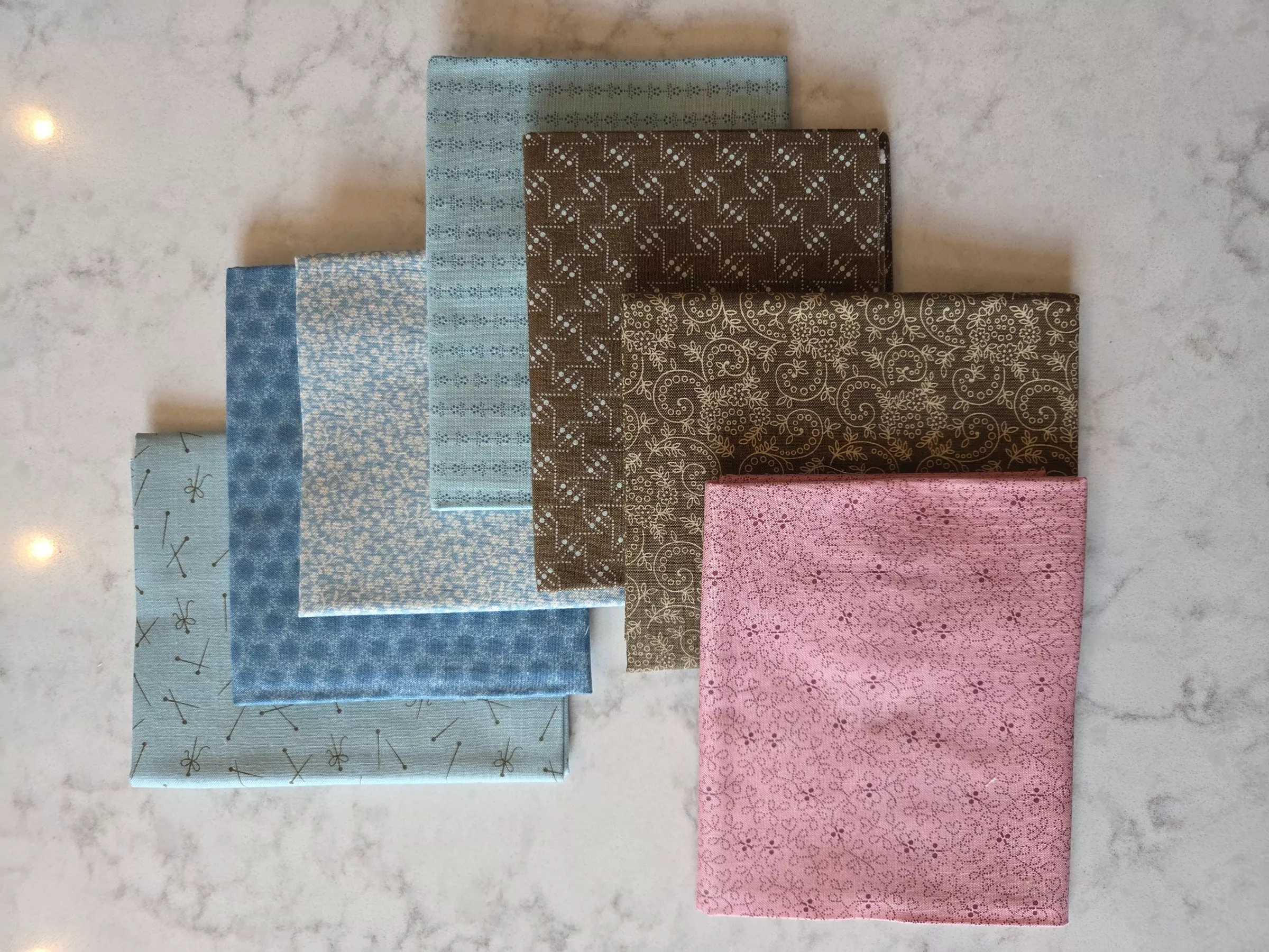 Laundry Basket : (7) Fat Quarter Bundle - Multi Color