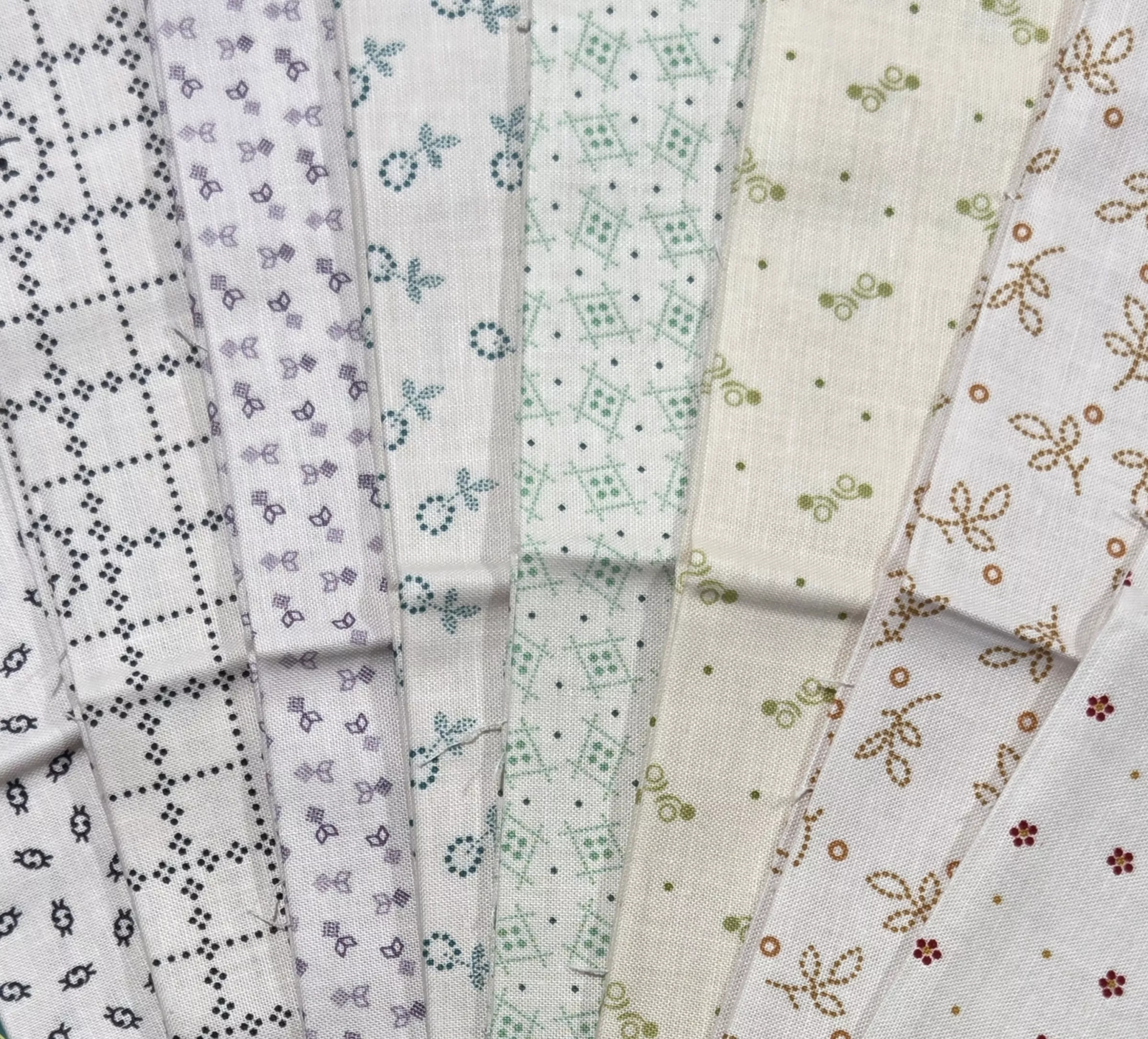 Lori Holt Bundle (8) Fat Quarter White