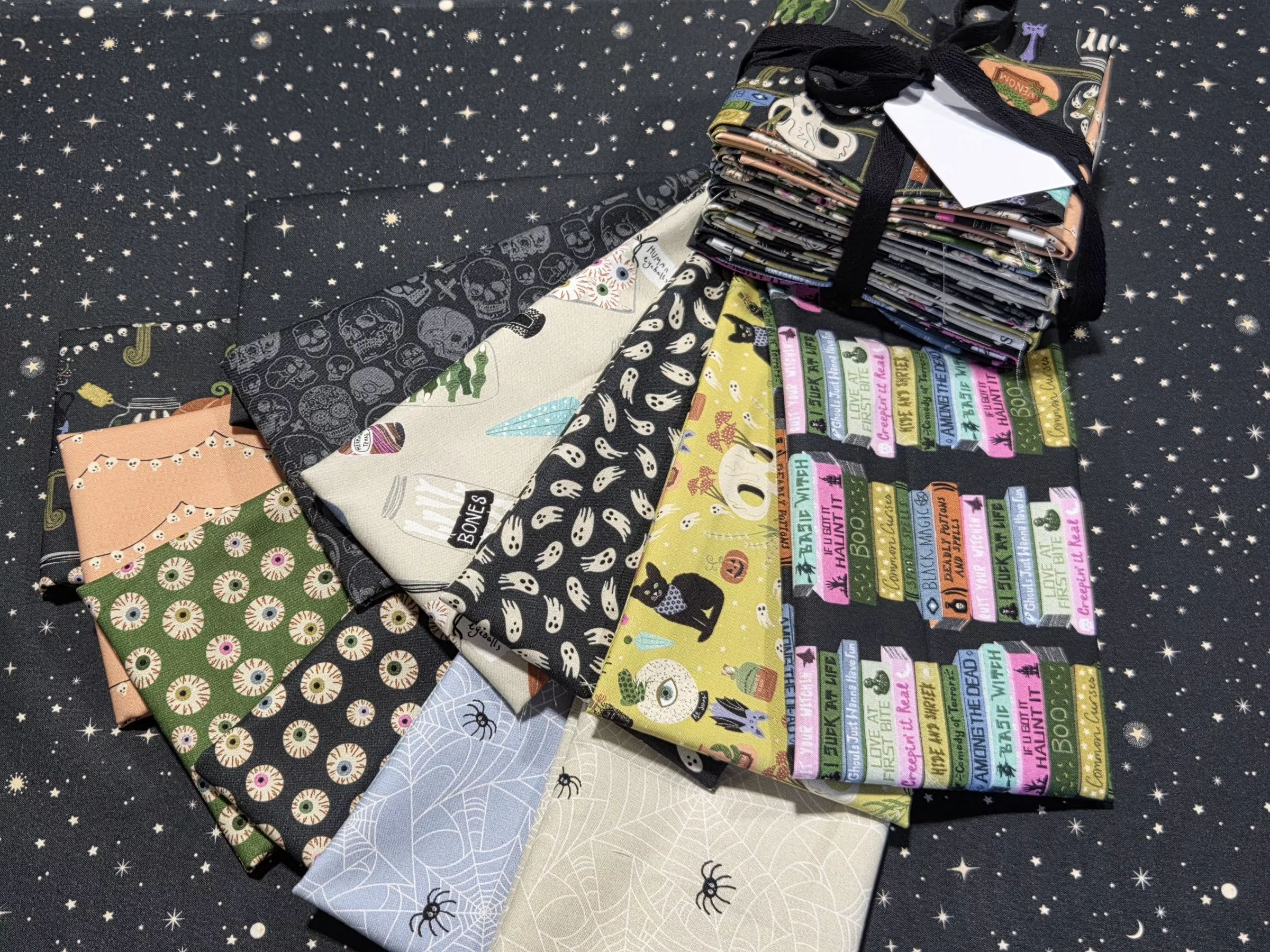 Love at First Bite : (12) Fat Quarter Bundle - Dear Stella