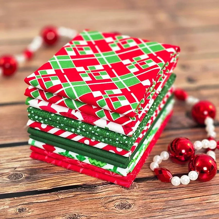 Merry Everything – FWFS Exclusive 7 Piece Fat Quarter Bundle