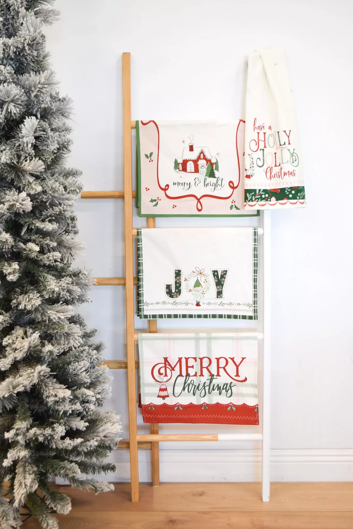 Mistletoe & Holly Dishtowels Fabric Kit