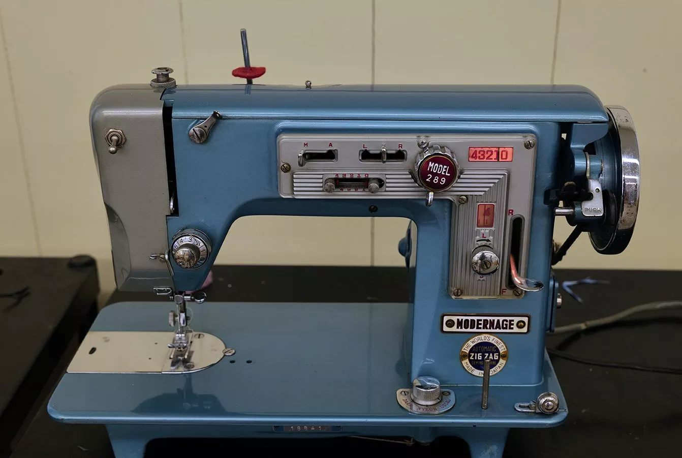 Modernage ZigZag Sewing Machine