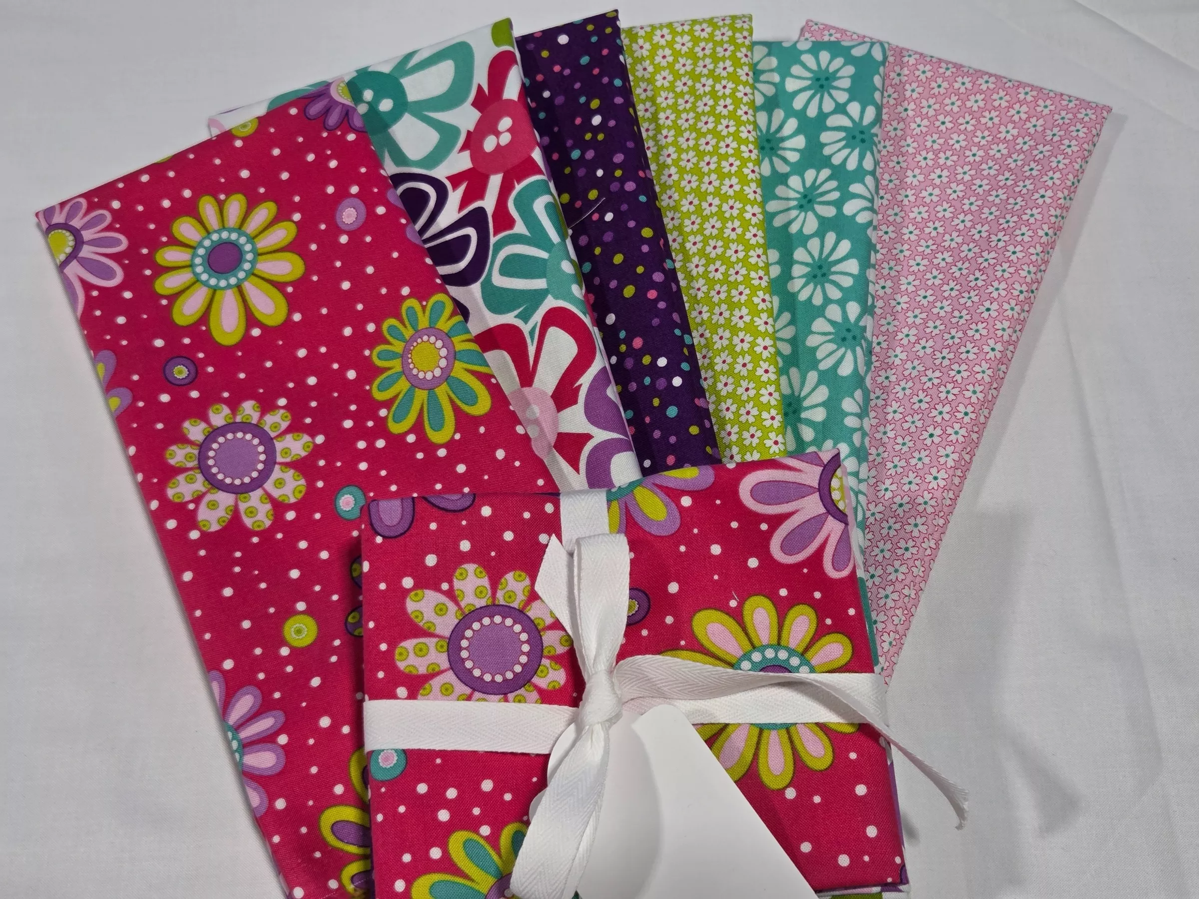 Pick Me : (6) Fat Quarter Bundle - Me & My Sister Designs