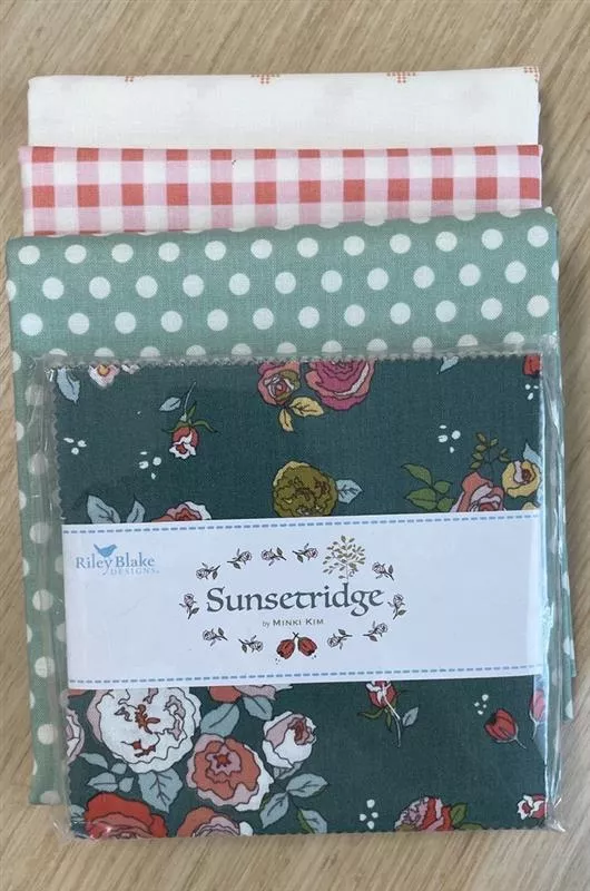 Playful Pinwheels Table Runner Fabric Kit, Sunsetridge (15"x44")