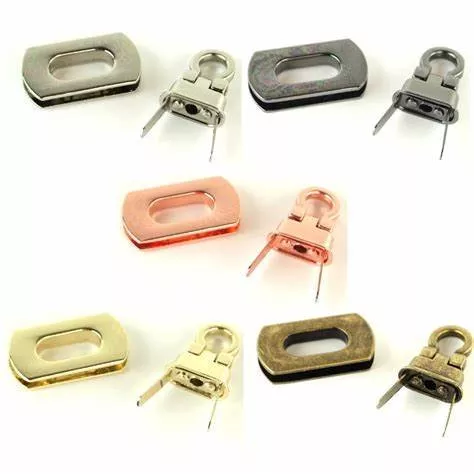 Pocket Flip Lock by Sallie Tomato