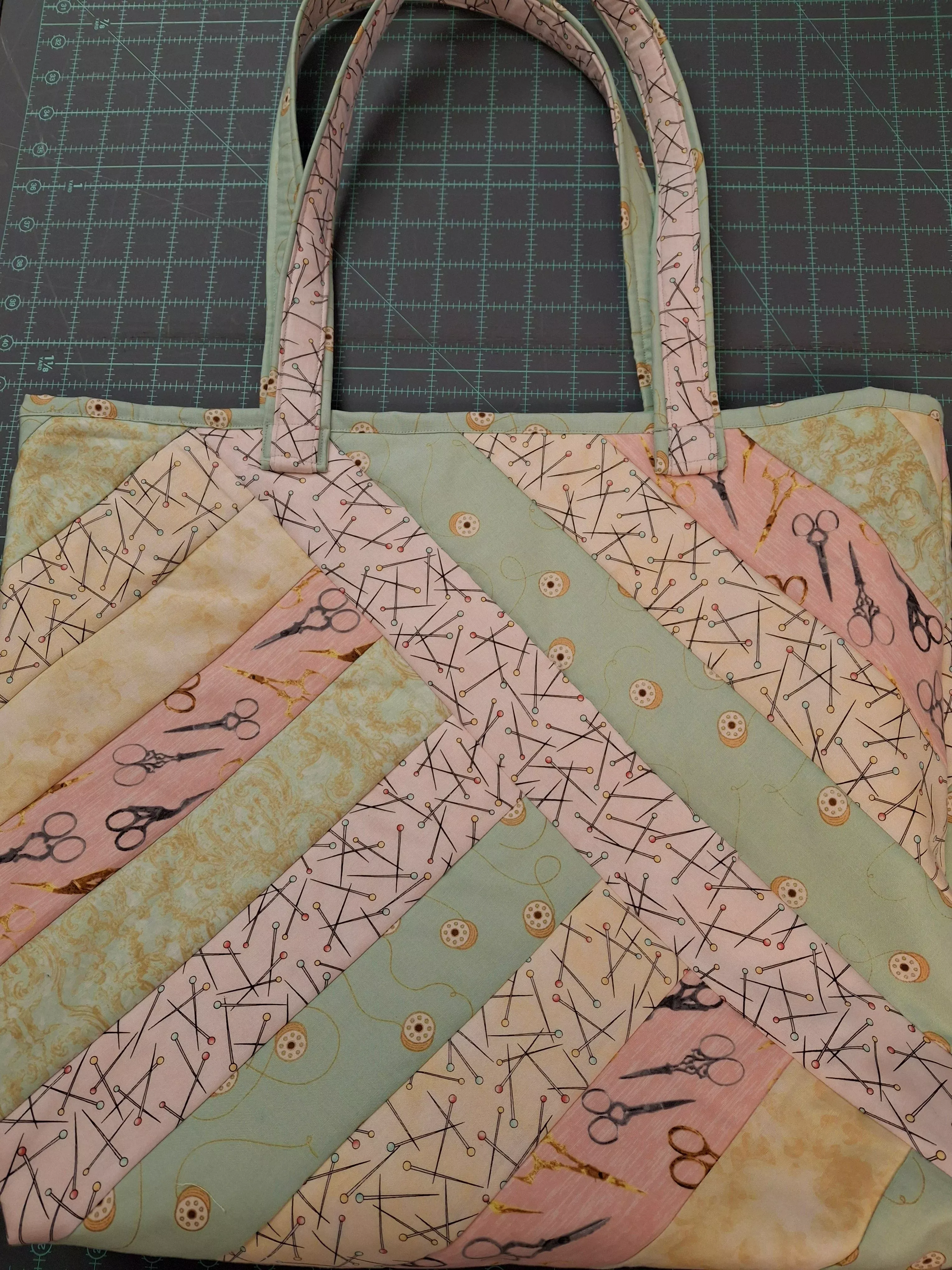 Quilt As You Go Alexander Tote Bag Kit - Preprinted Batting Sewing Fabric Assortment