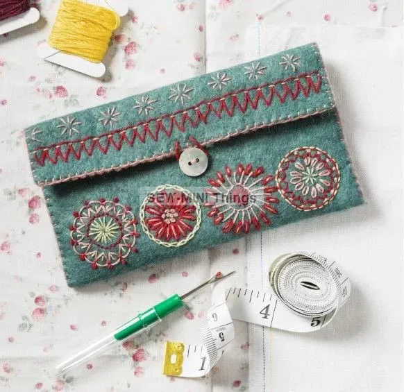 SEWING POUCH BY CORINNE LAPIERRE
