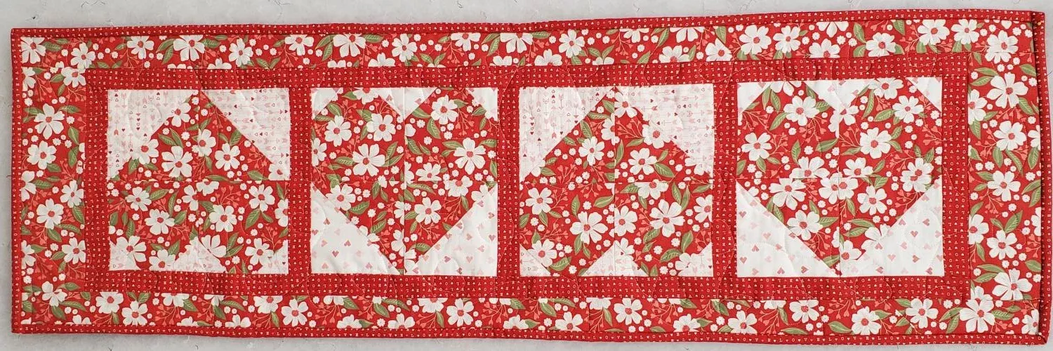 Sweetheart Table Runner - KIT 13" x 45.5" (incl binding)