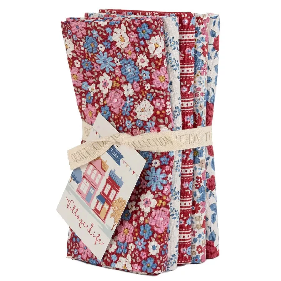 Village Life : Fat Quarter Bundle Burgundy 5 fabrics 21 x 19 - #TIL300276 - Tilda