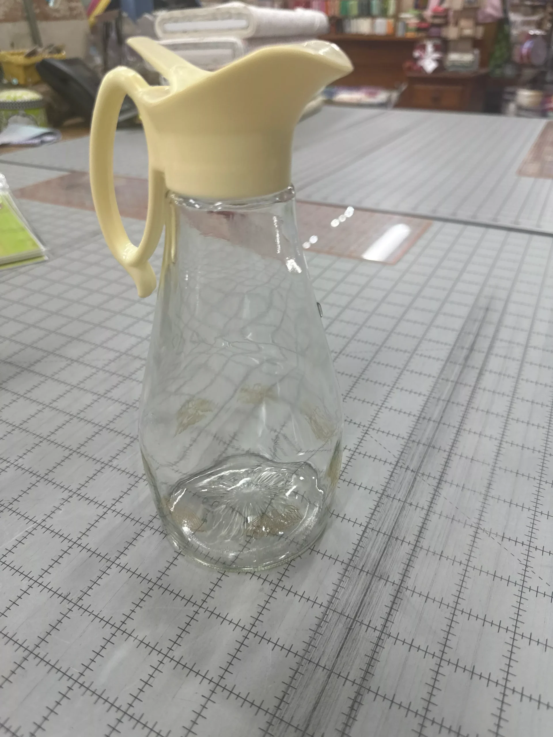 Vintage log cabin syrup dispenser