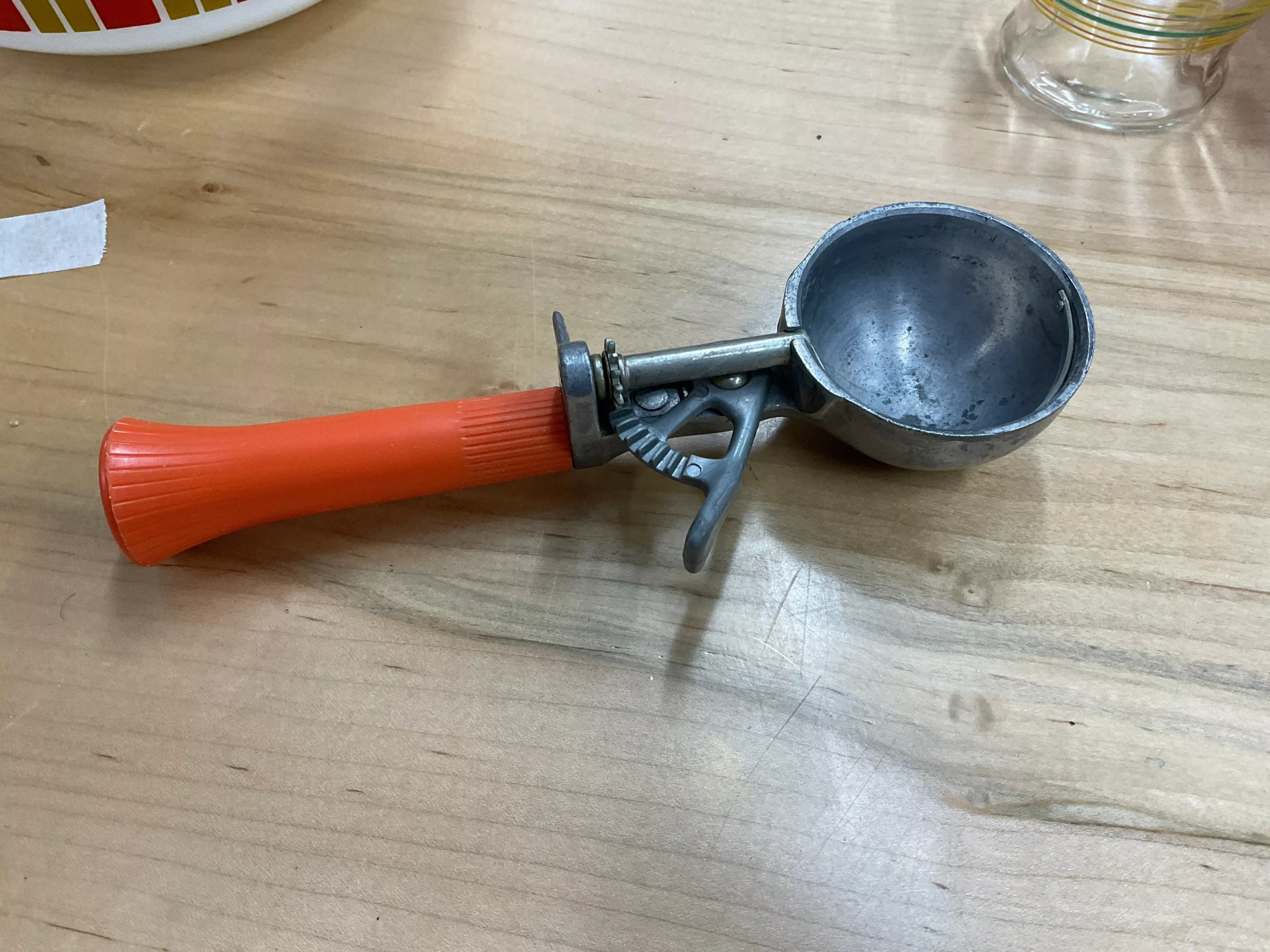 Vintage scoop