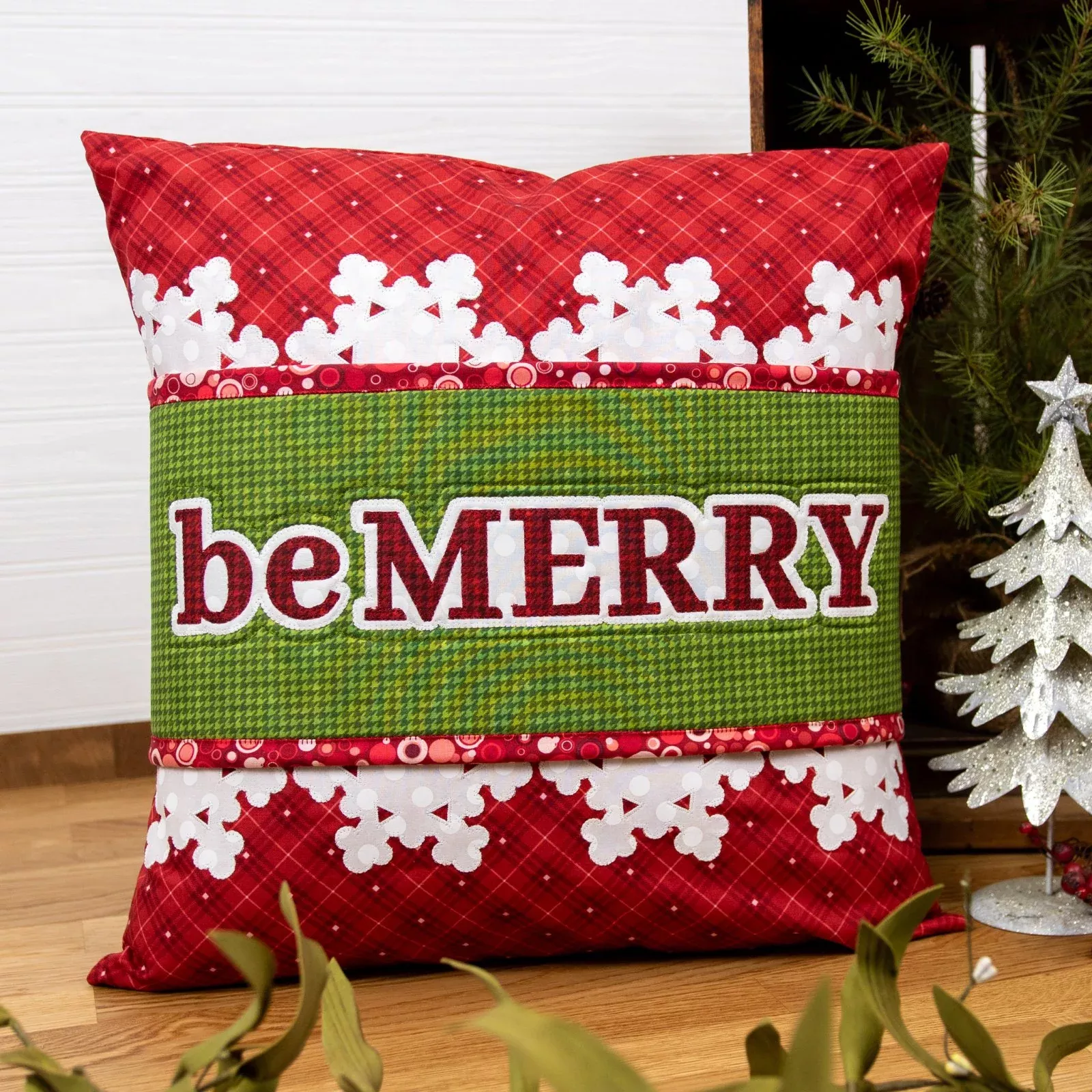 Whole Country Caboodle Be Merry Pillow Wrap and Cover Fabric Kit