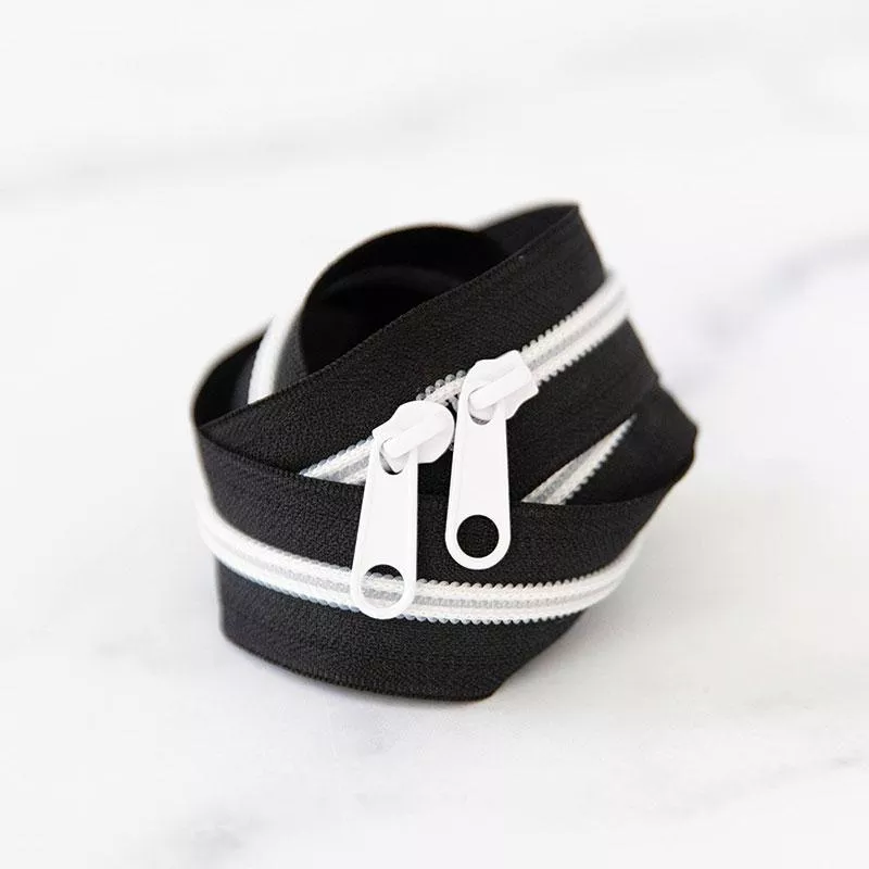 Zipper 30" Size 5 Black and White