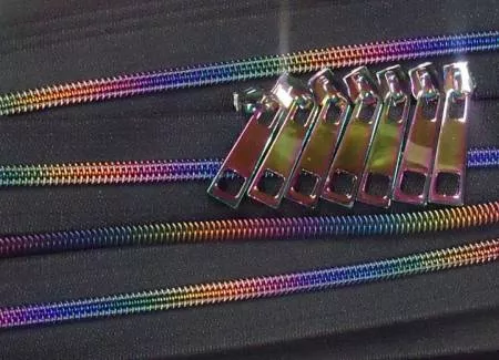 Zipper Jewel Coil Black Tape